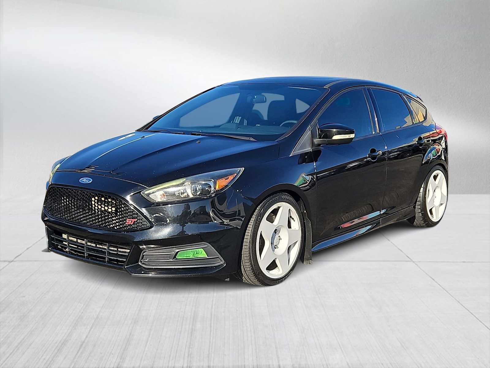 Thumbnail: 2017 Ford Focus - 4