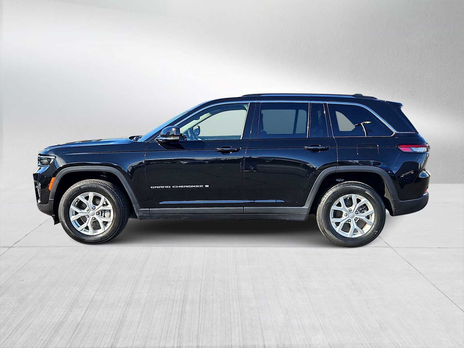 Thumbnail: 2023 Jeep Grand Cherokee - 5