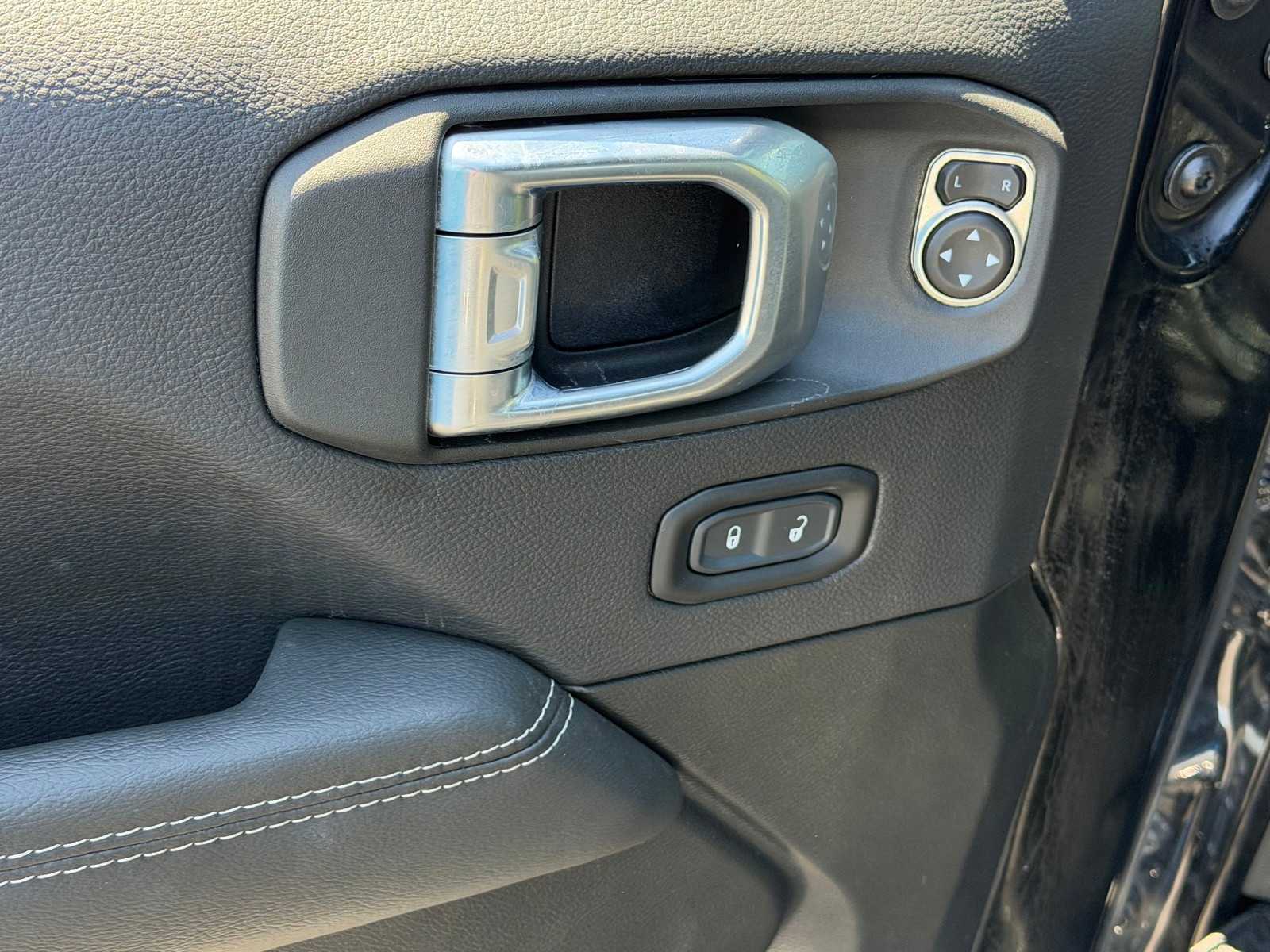 Thumbnail: 2023 Jeep Wrangler - 10