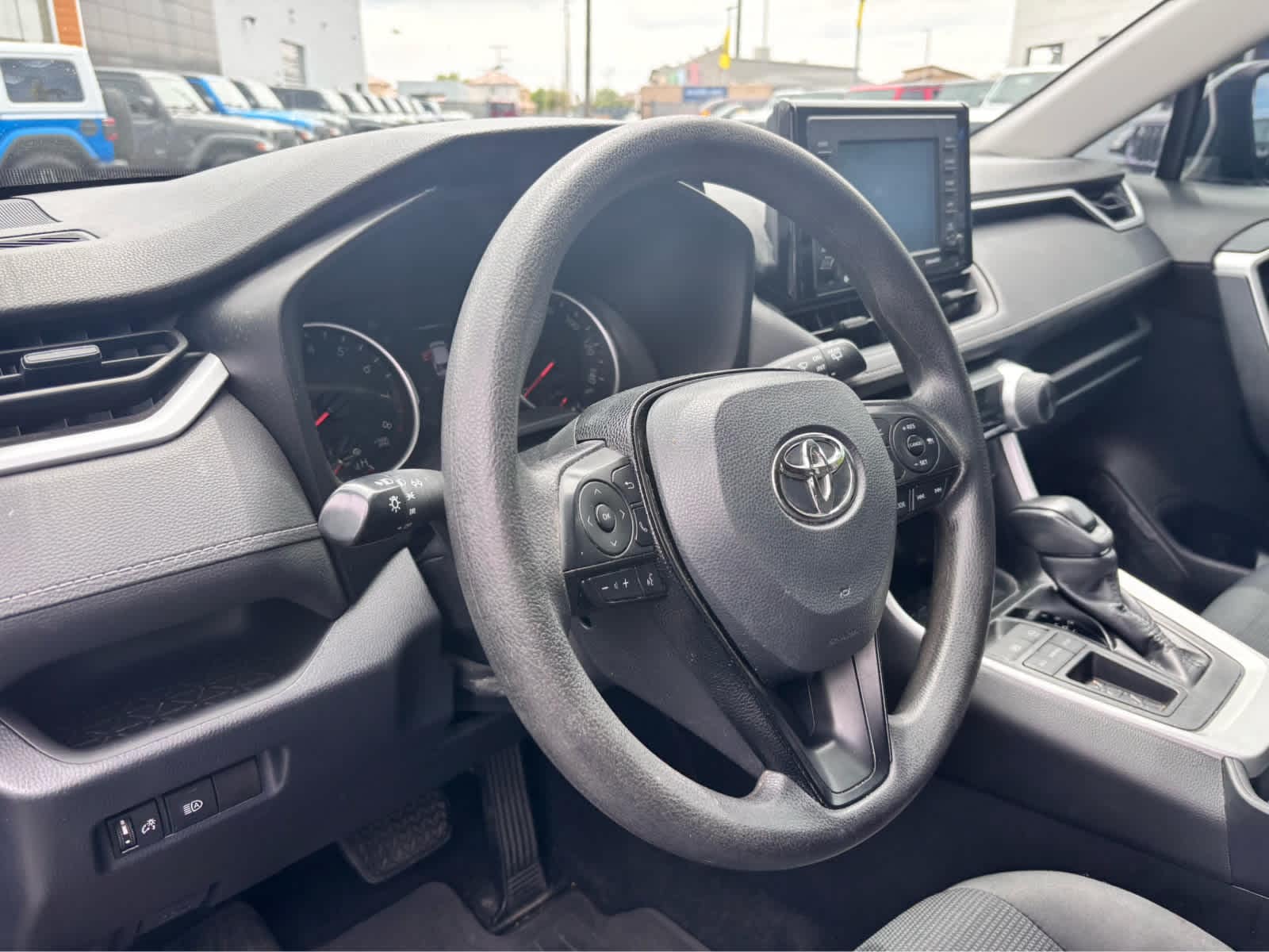 Thumbnail: 2020 Toyota RAV4 - 9