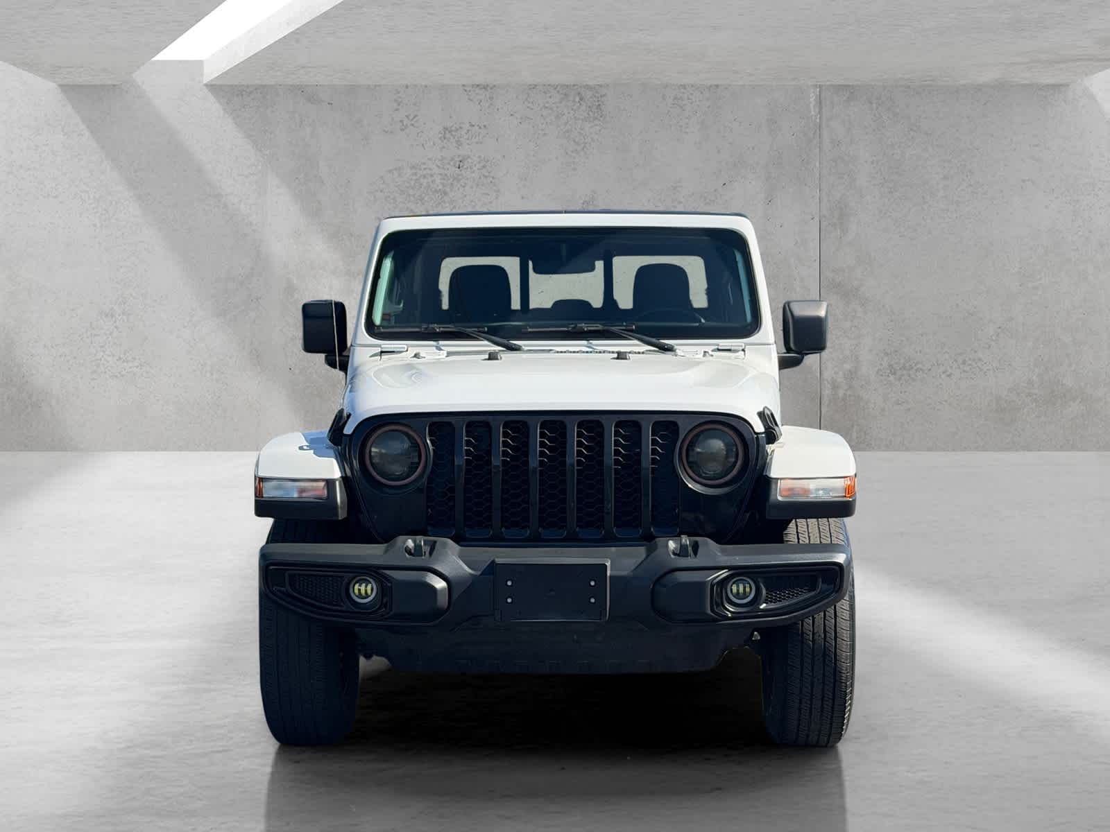 Thumbnail: 2021 Jeep Gladiator - 8