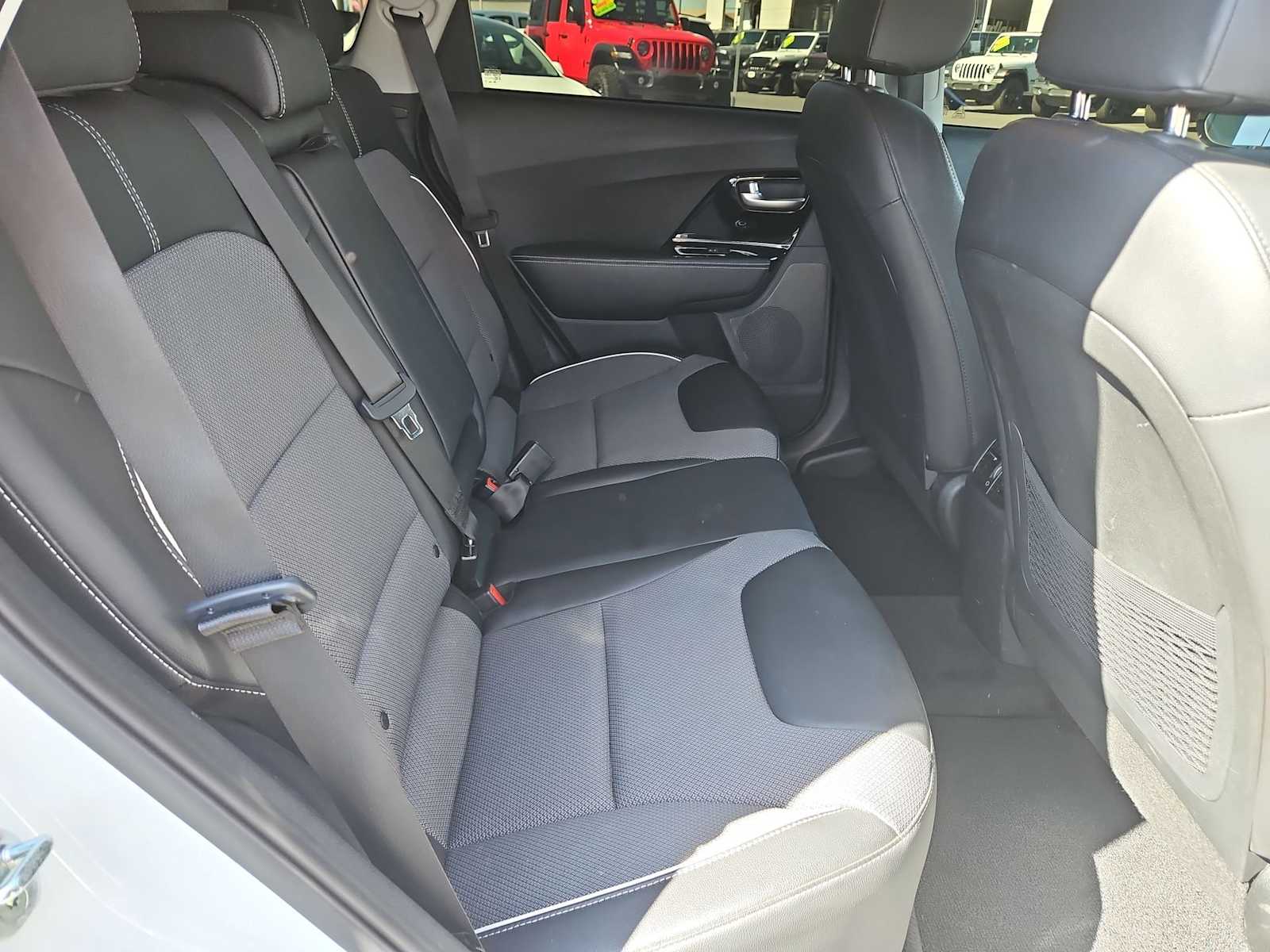 2022 Kia Niro S 19
