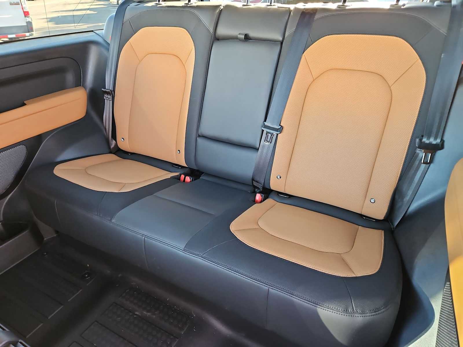 Thumbnail: 2023 Land Rover Defender - 20