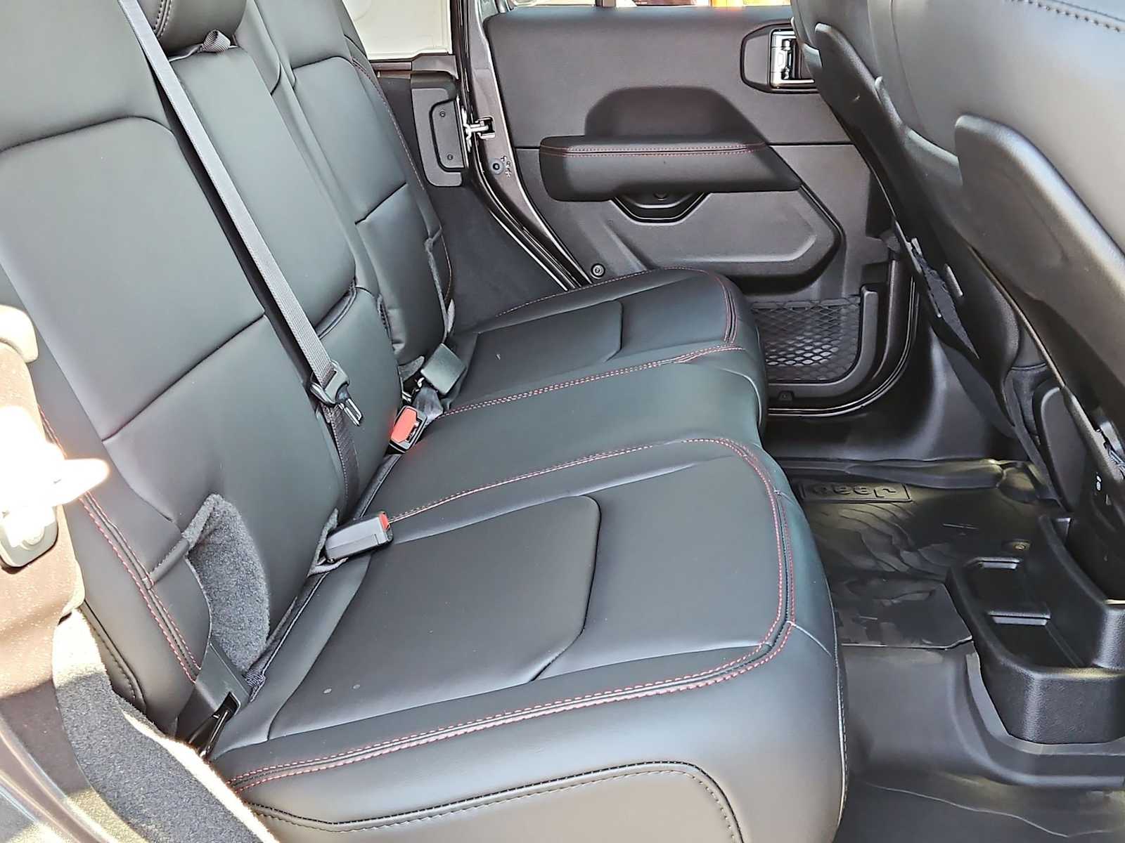 Thumbnail: 2025 Jeep Wrangler - 18