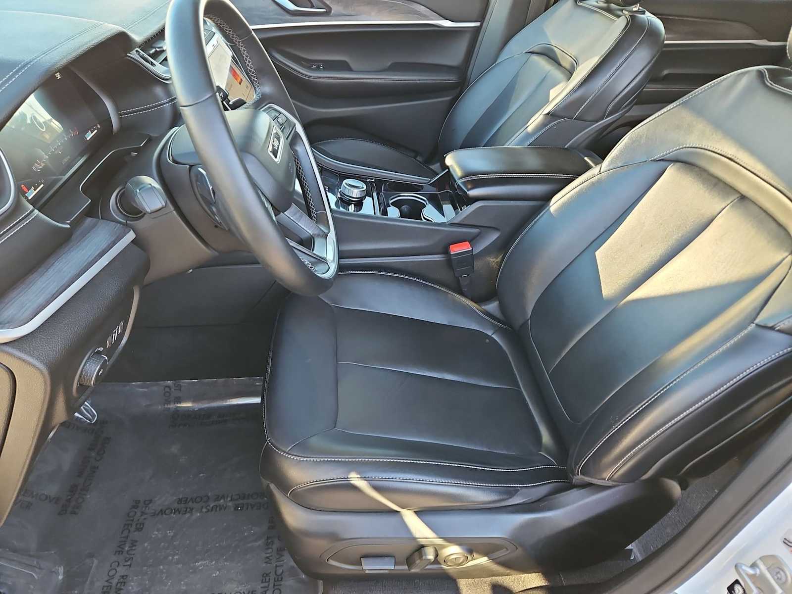 Thumbnail: 2021 Jeep Grand Cherokee L - 17