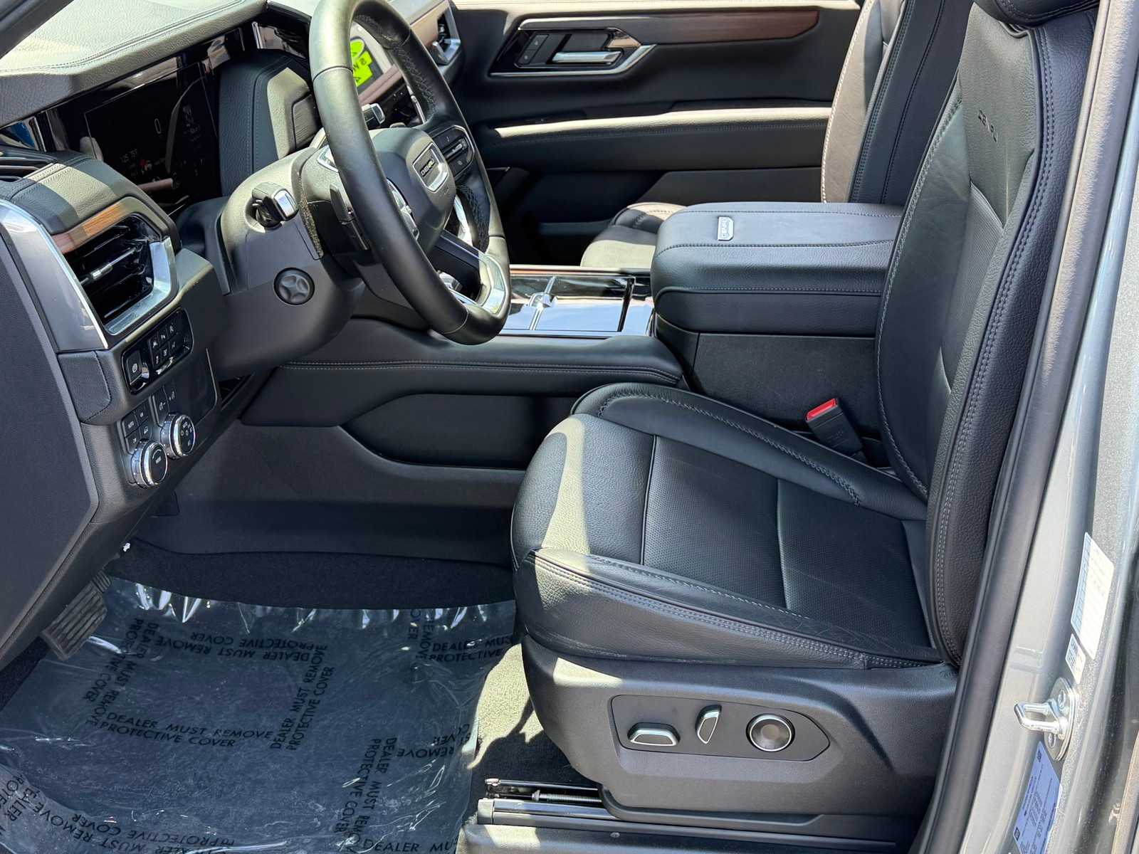 Thumbnail: 2025 GMC Yukon XL - 19