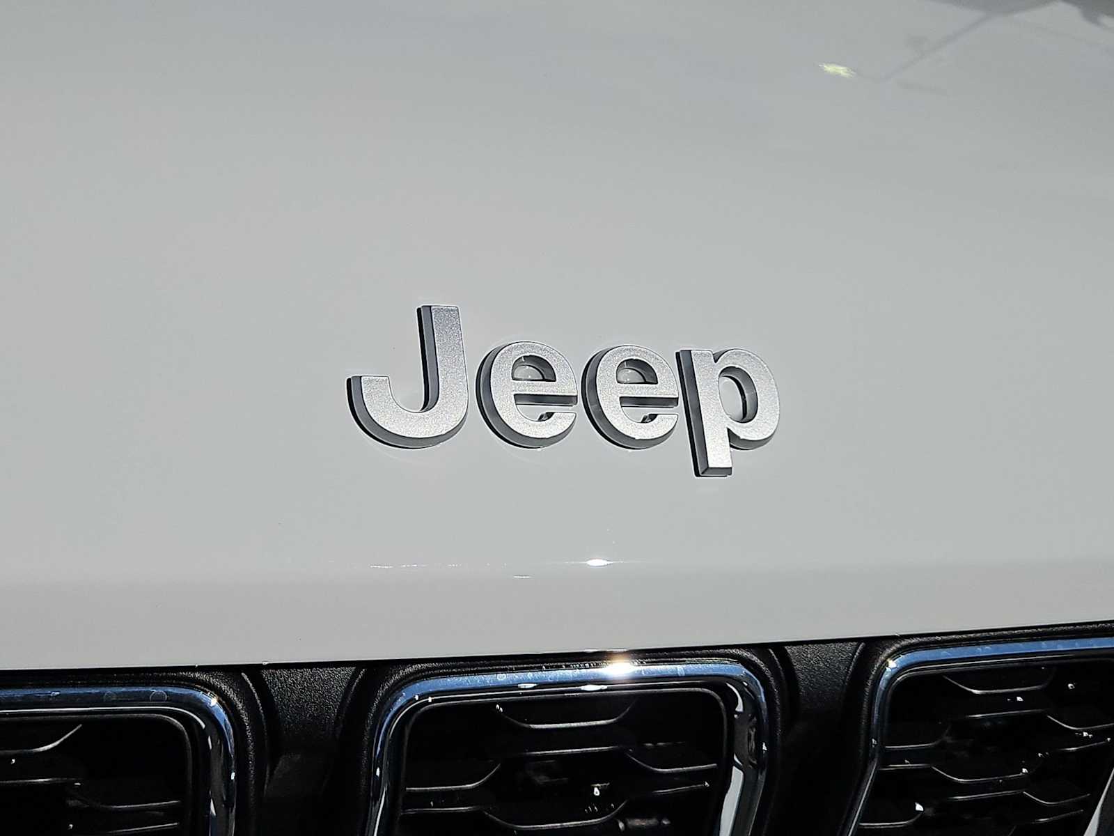 Thumbnail: 2026 Jeep Grand Cherokee - 11