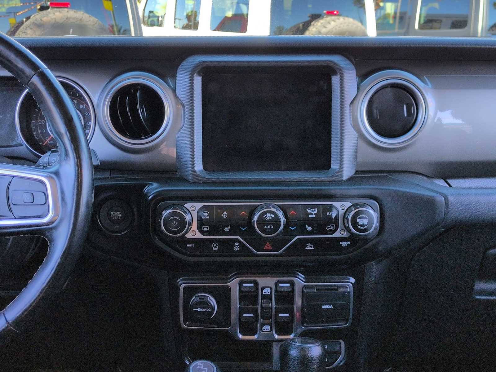 Thumbnail: 2022 Jeep Wrangler - 28