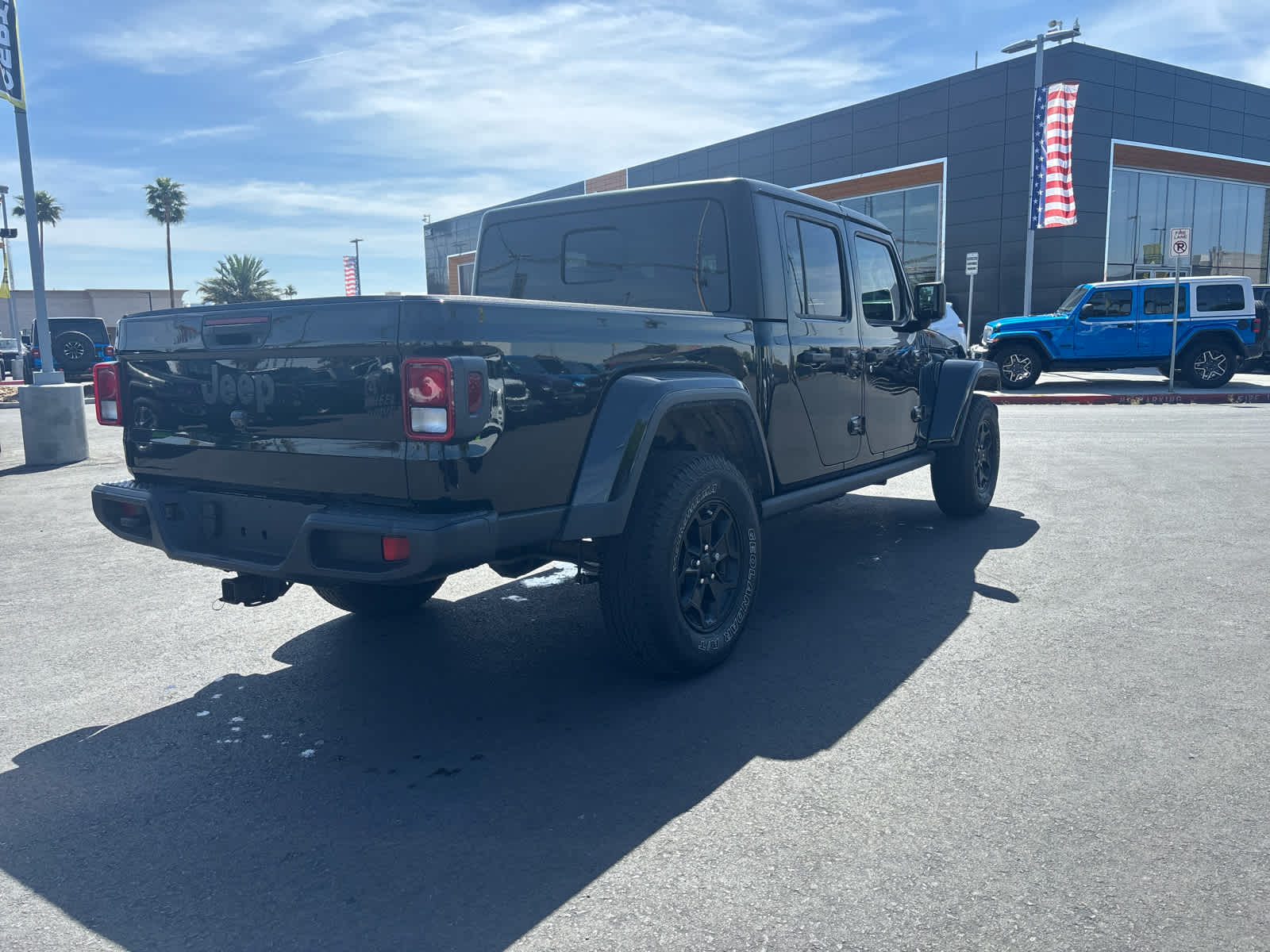 Thumbnail: 2022 Jeep Gladiator - 10