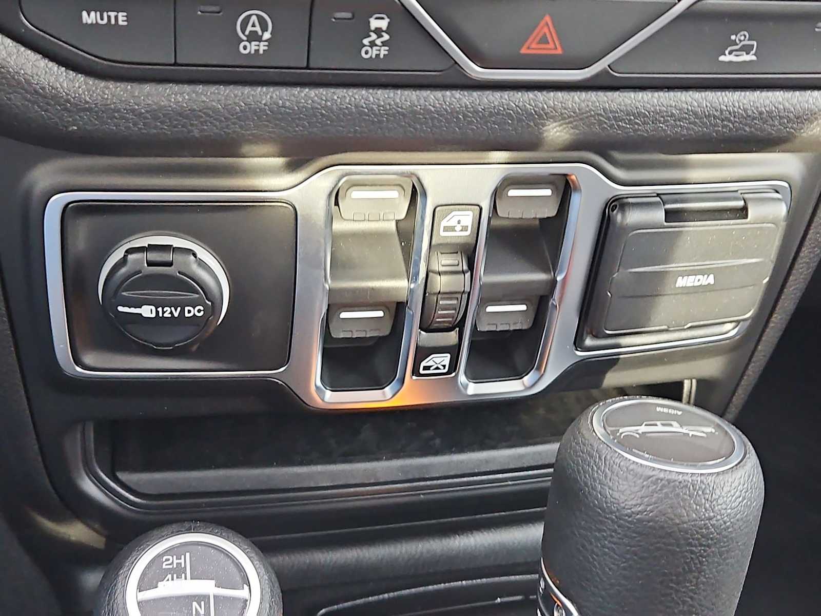 Thumbnail: 2026 Jeep Gladiator - 28