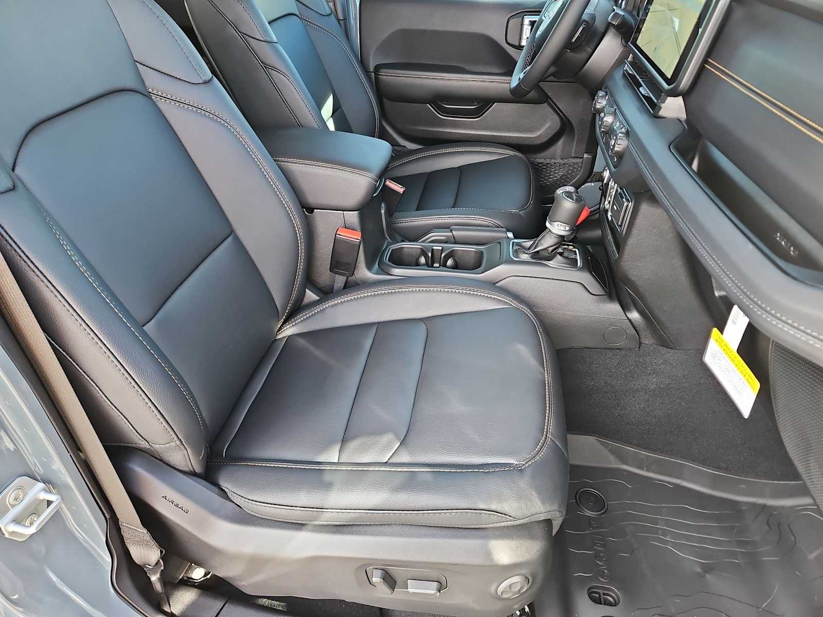 Thumbnail: 2026 Jeep Gladiator - 21