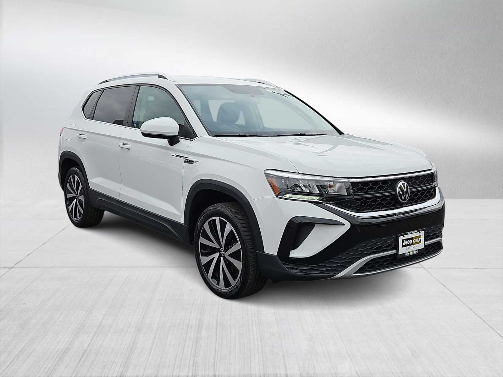 Thumbnail: 2022 Volkswagen Taos - 2