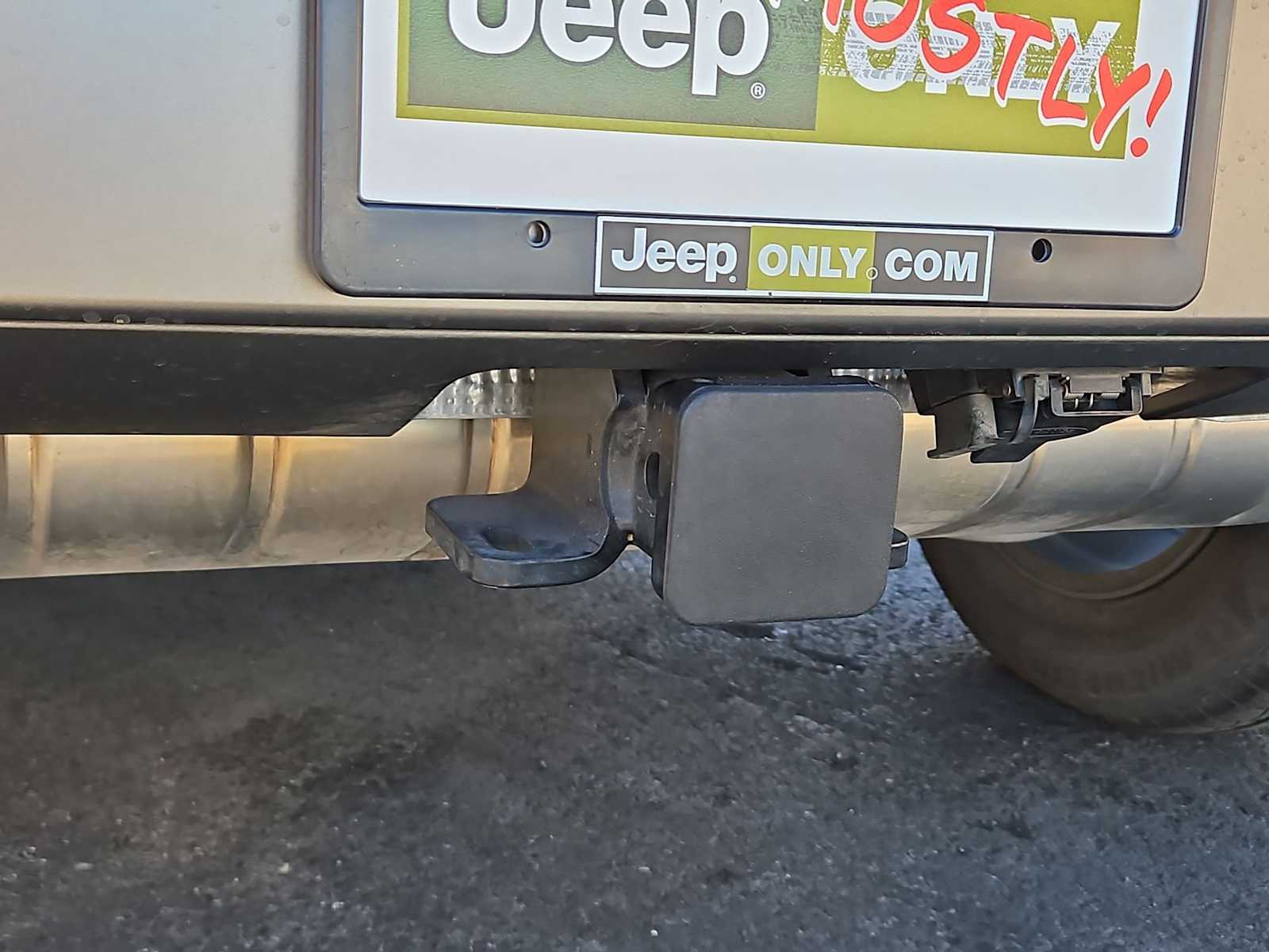 Thumbnail: 2023 Land Rover Defender - 36