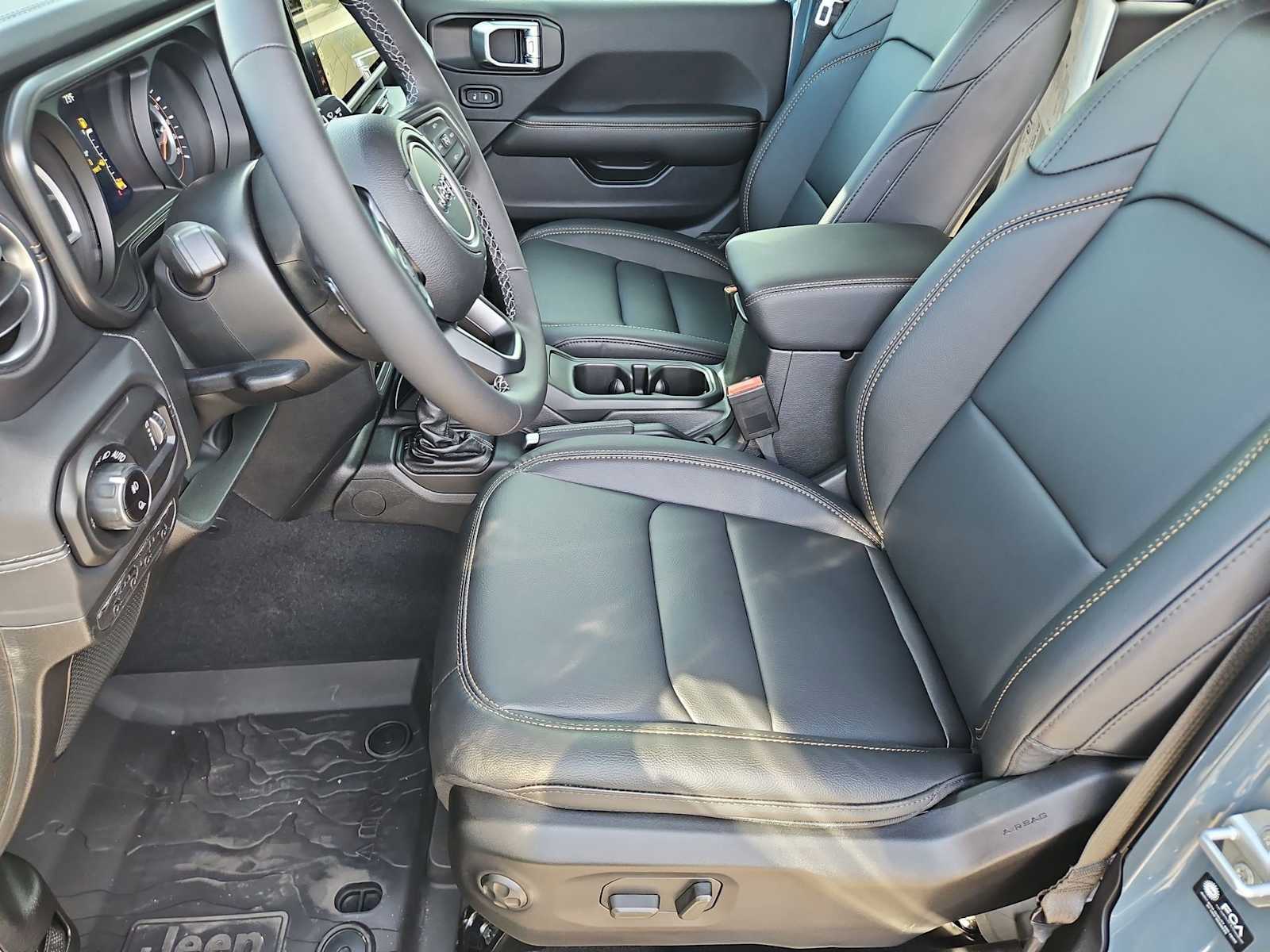 Thumbnail: 2026 Jeep Gladiator - 16