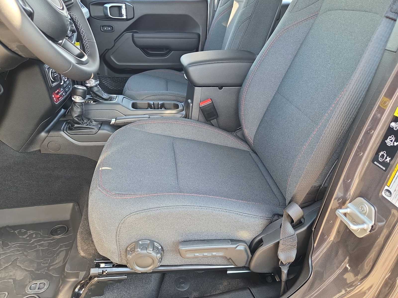 Thumbnail: 2025 Jeep Wrangler - 18