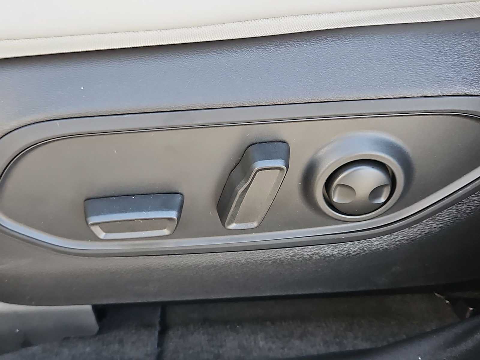 Thumbnail: 2025 Jeep Wagoneer S - 15