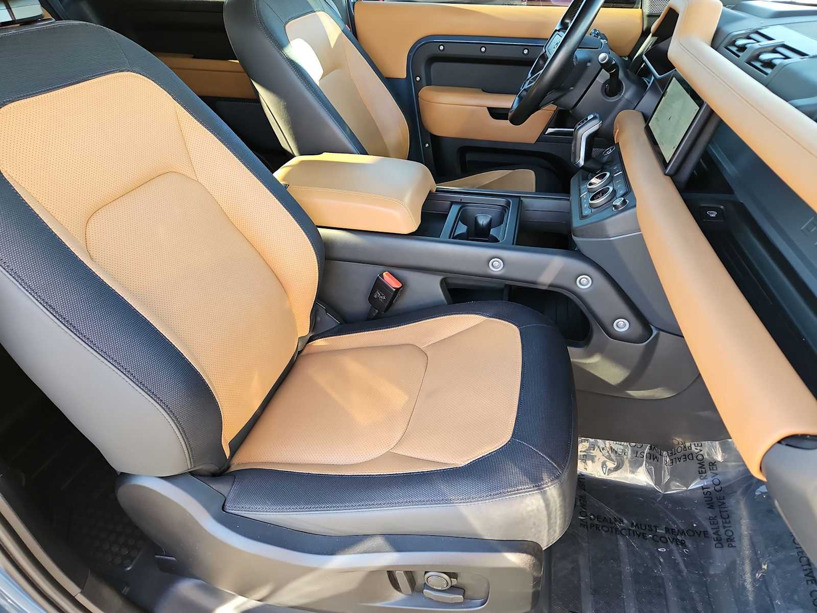 Thumbnail: 2023 Land Rover Defender - 22