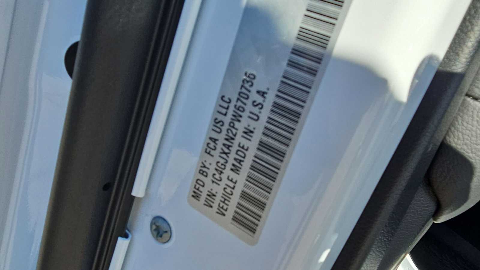 Thumbnail: 2023 Jeep Wrangler - 29