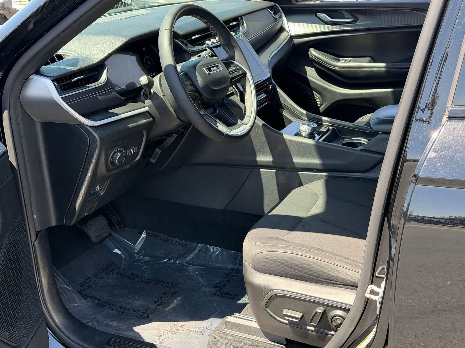 Thumbnail: 2024 Jeep Grand Cherokee - 9