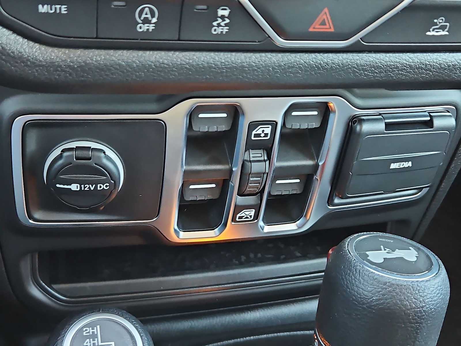 Thumbnail: 2026 Jeep Wrangler - 28