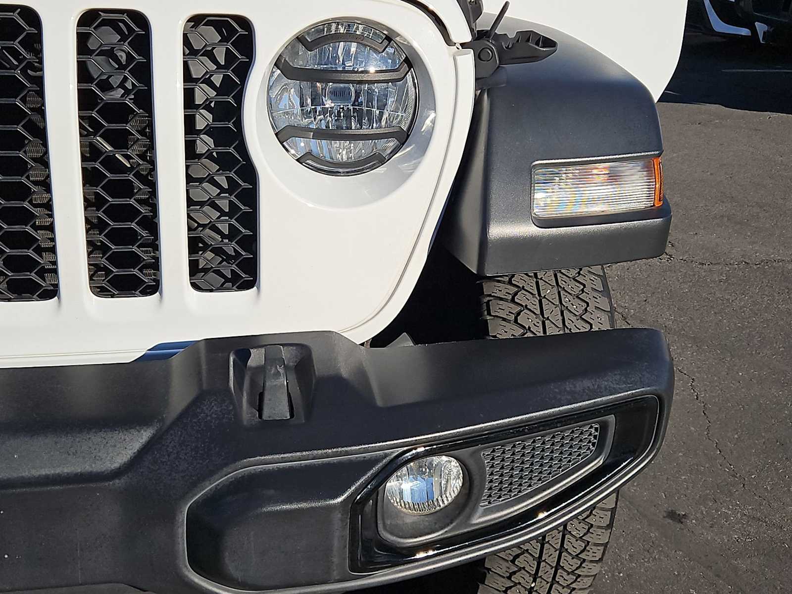 Thumbnail: 2020 Jeep Gladiator - 11