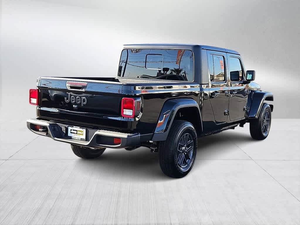 Thumbnail: 2025 Jeep Gladiator - 8