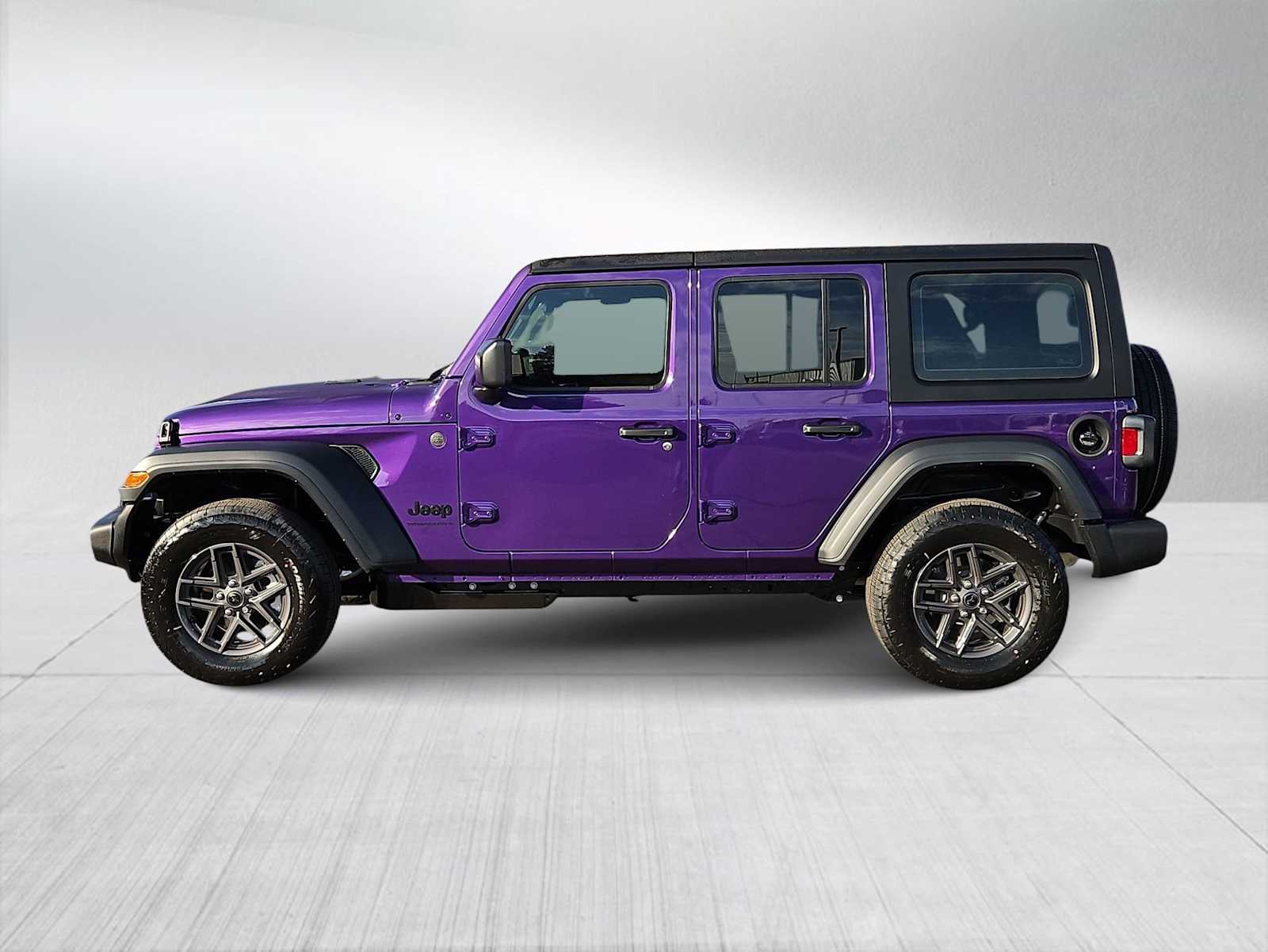 Thumbnail: 2026 Jeep Wrangler - 5