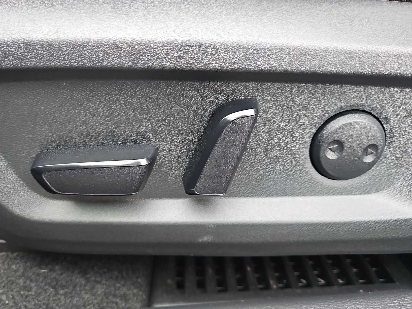 Thumbnail: 2023 Nissan Rogue - 15