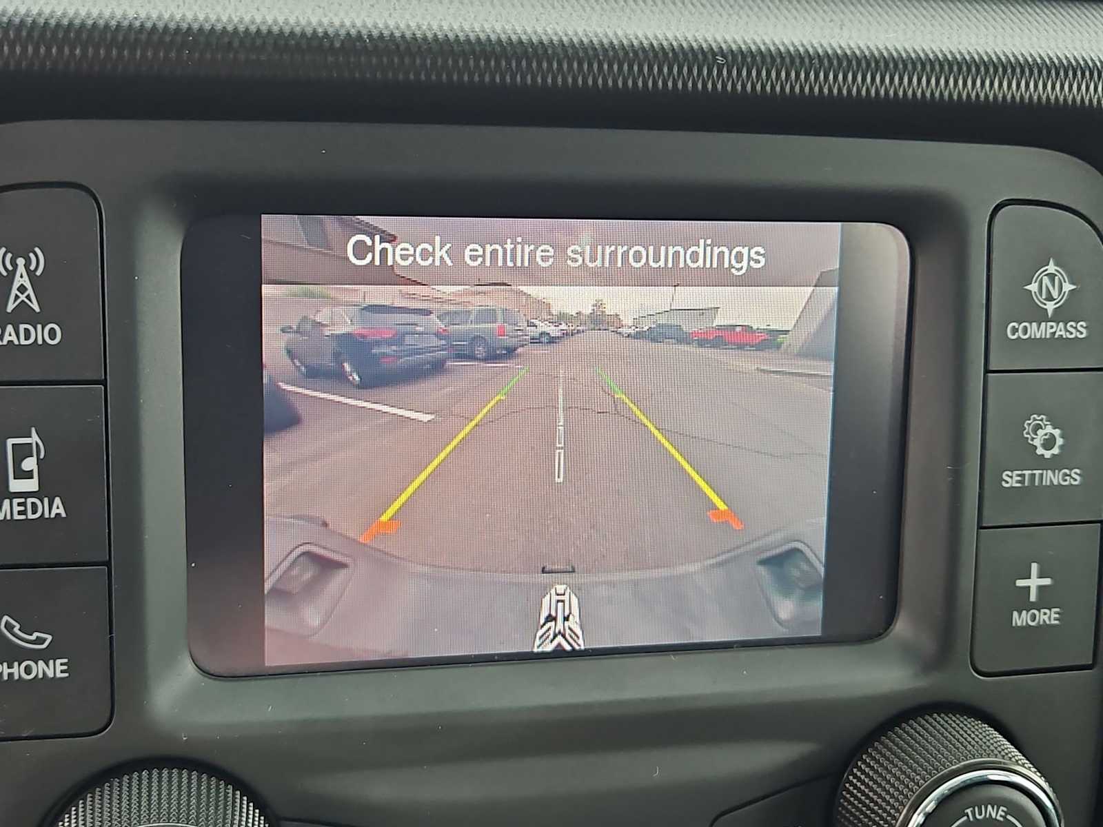 Thumbnail: 2021 Jeep Gladiator - 43