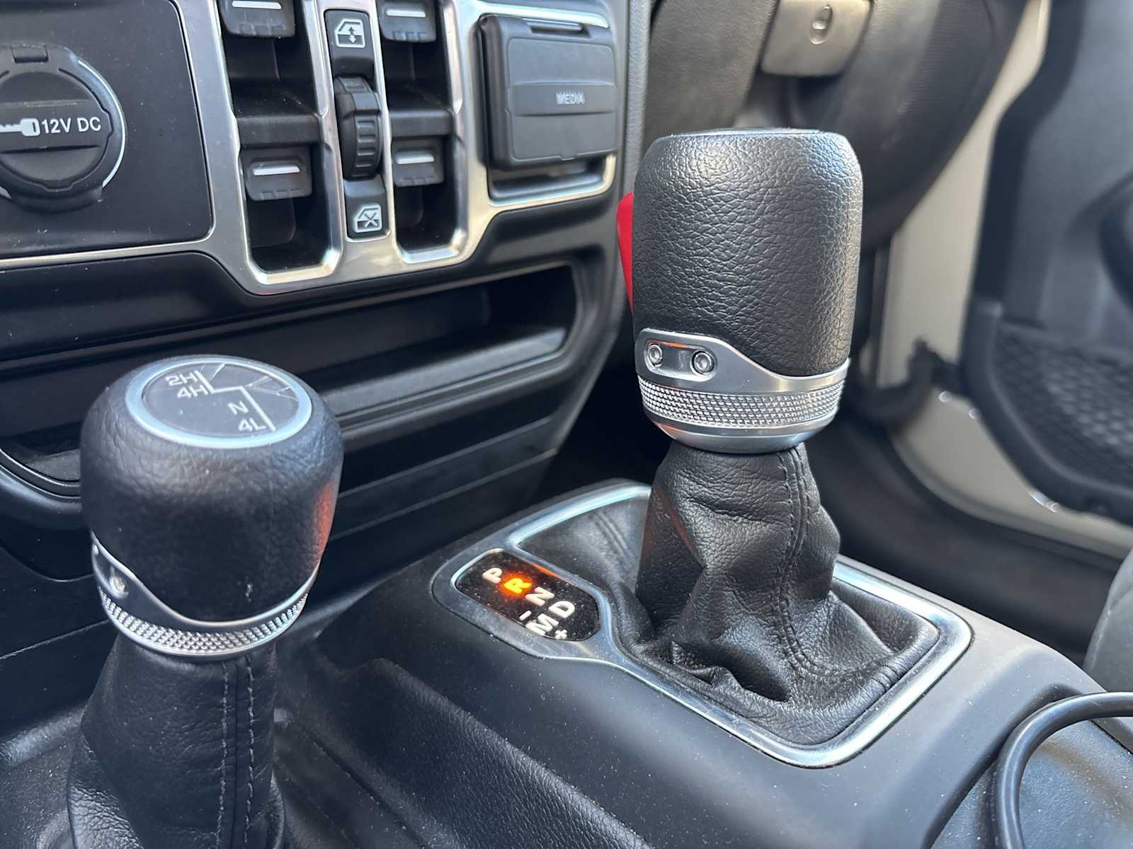 Thumbnail: 2022 Jeep Gladiator - 16