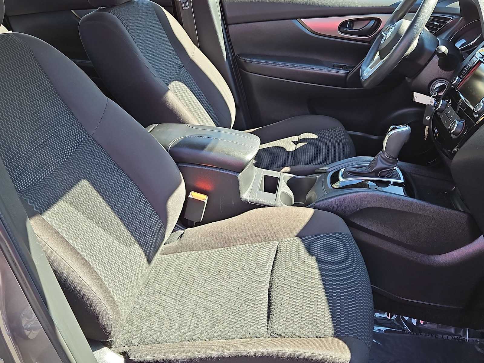 Thumbnail: 2021 Nissan Rogue Sport - 19