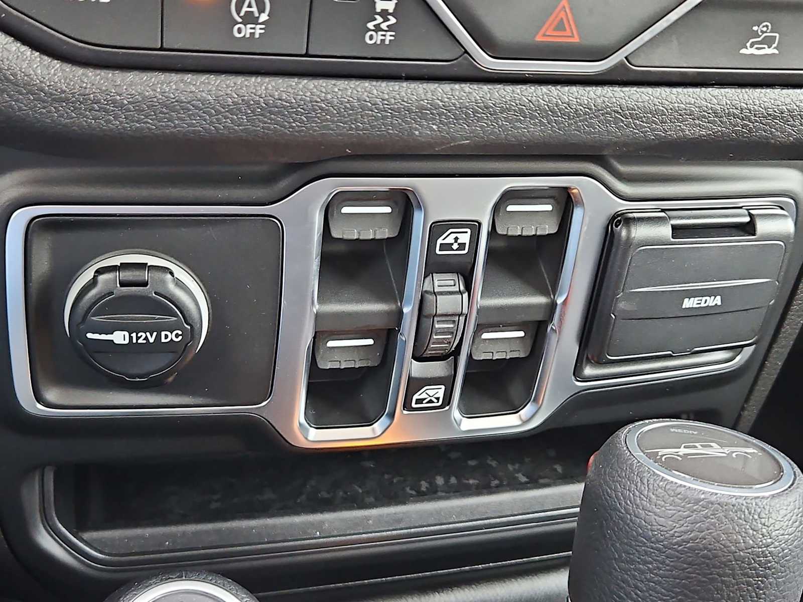 Thumbnail: 2026 Jeep Gladiator - 28