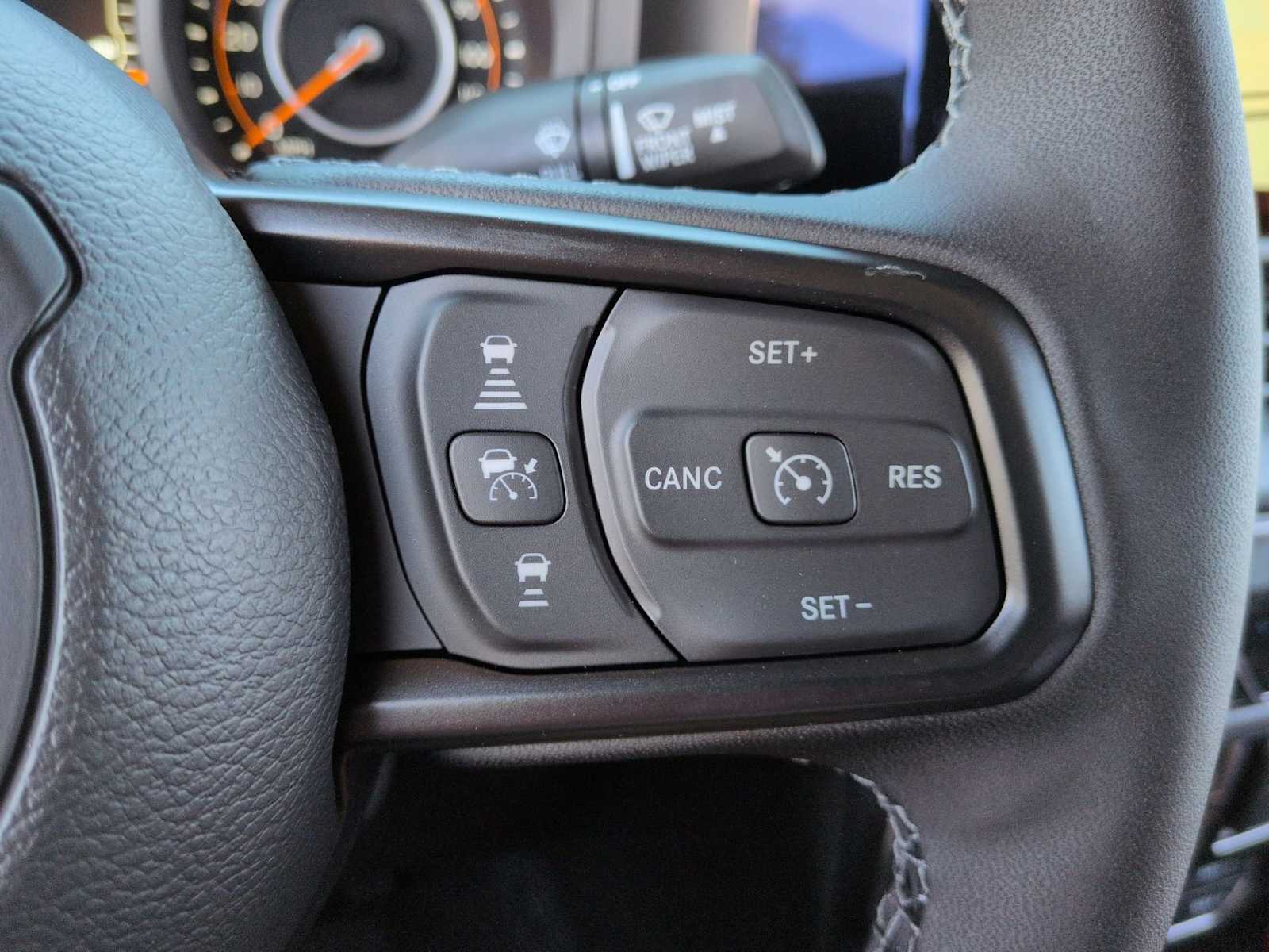 Thumbnail: 2025 Jeep Gladiator - 25