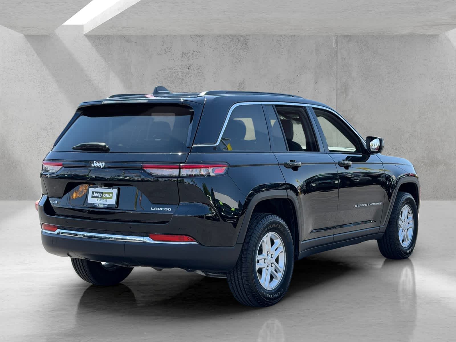 Thumbnail: 2024 Jeep Grand Cherokee - 5
