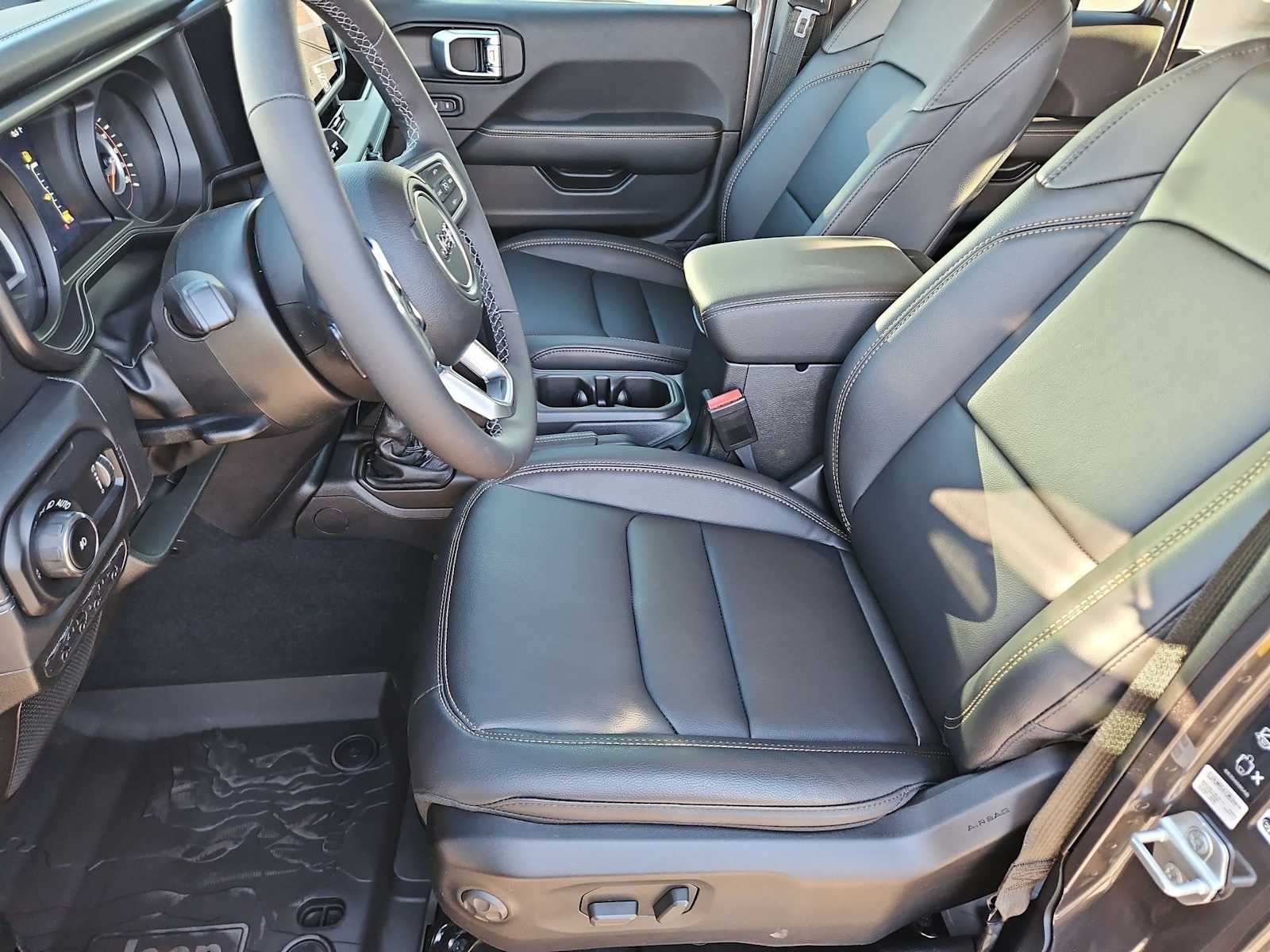 Thumbnail: 2026 Jeep Wrangler - 16