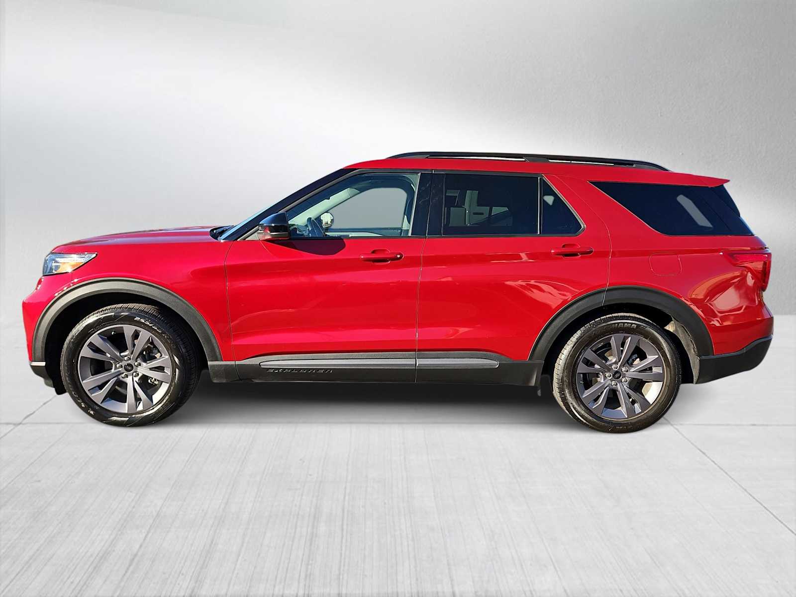 Thumbnail: 2022 Ford Explorer - 5