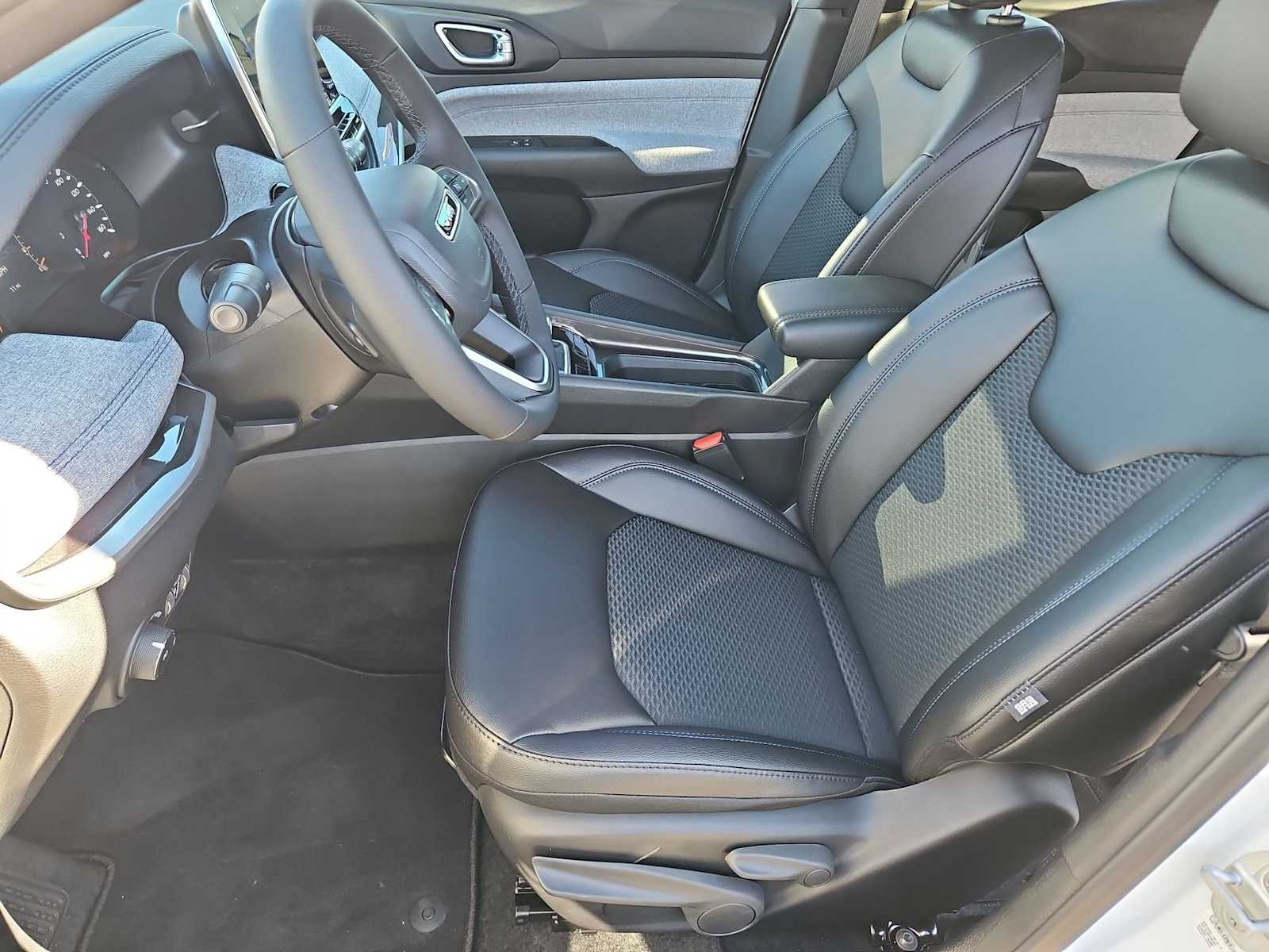 Thumbnail: 2026 Jeep Compass - 17