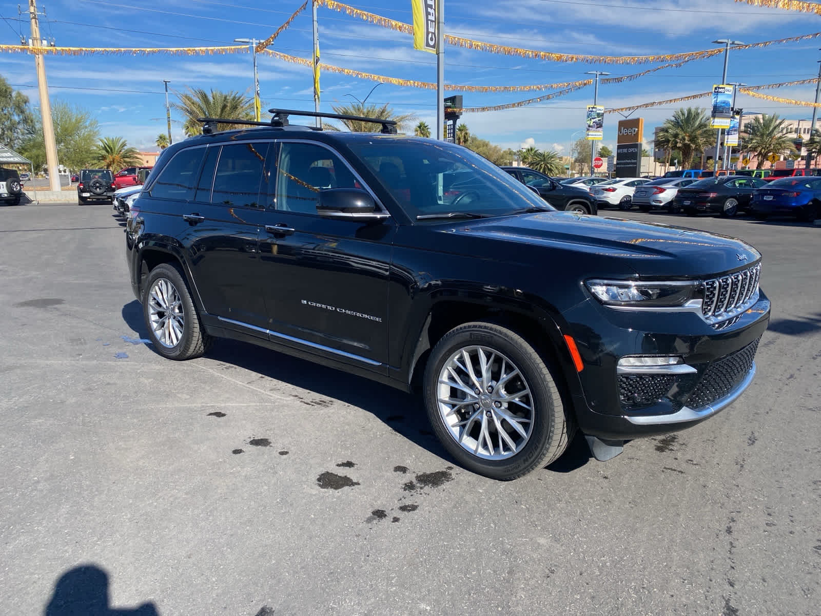 Thumbnail: 2022 Jeep Grand Cherokee - 3