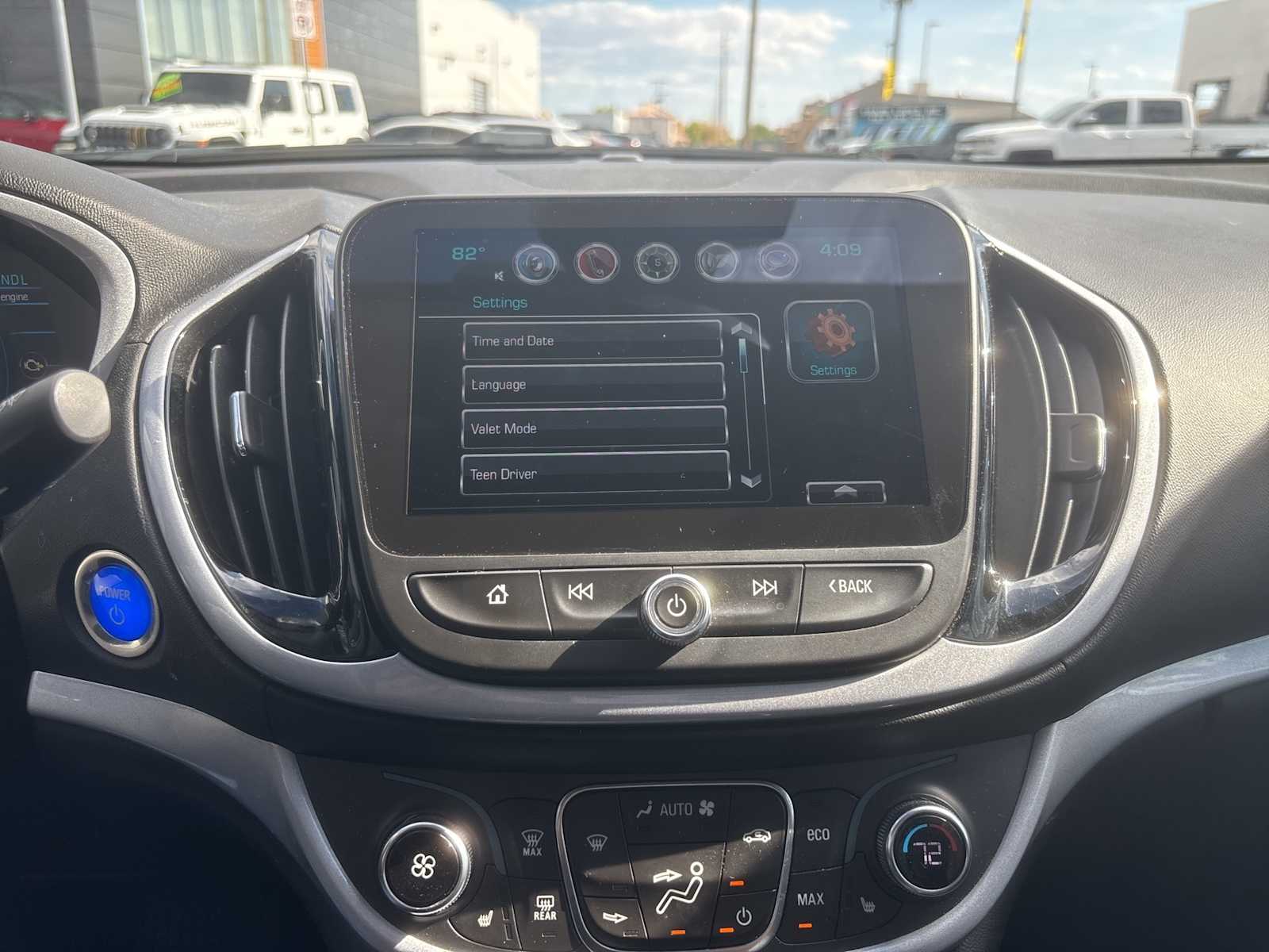 Thumbnail: 2018 Chevrolet Volt - 12