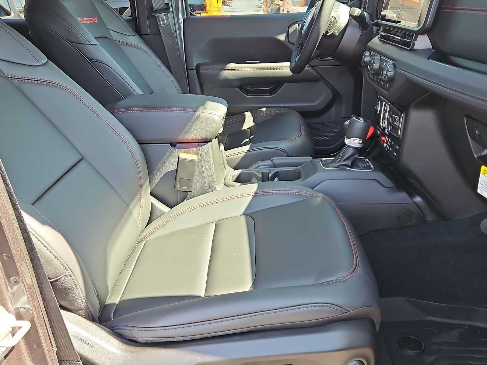 Thumbnail: 2025 Jeep Wrangler - 19