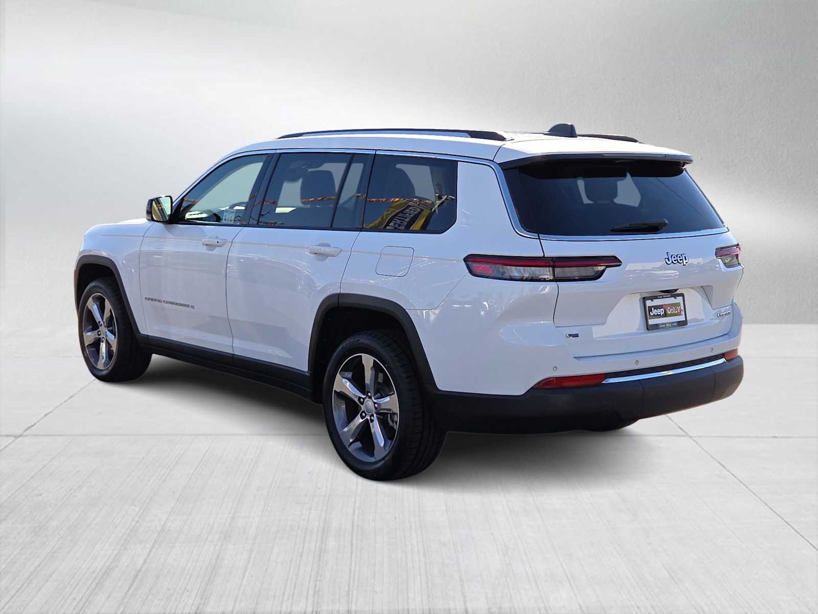 Thumbnail: 2021 Jeep Grand Cherokee L - 6