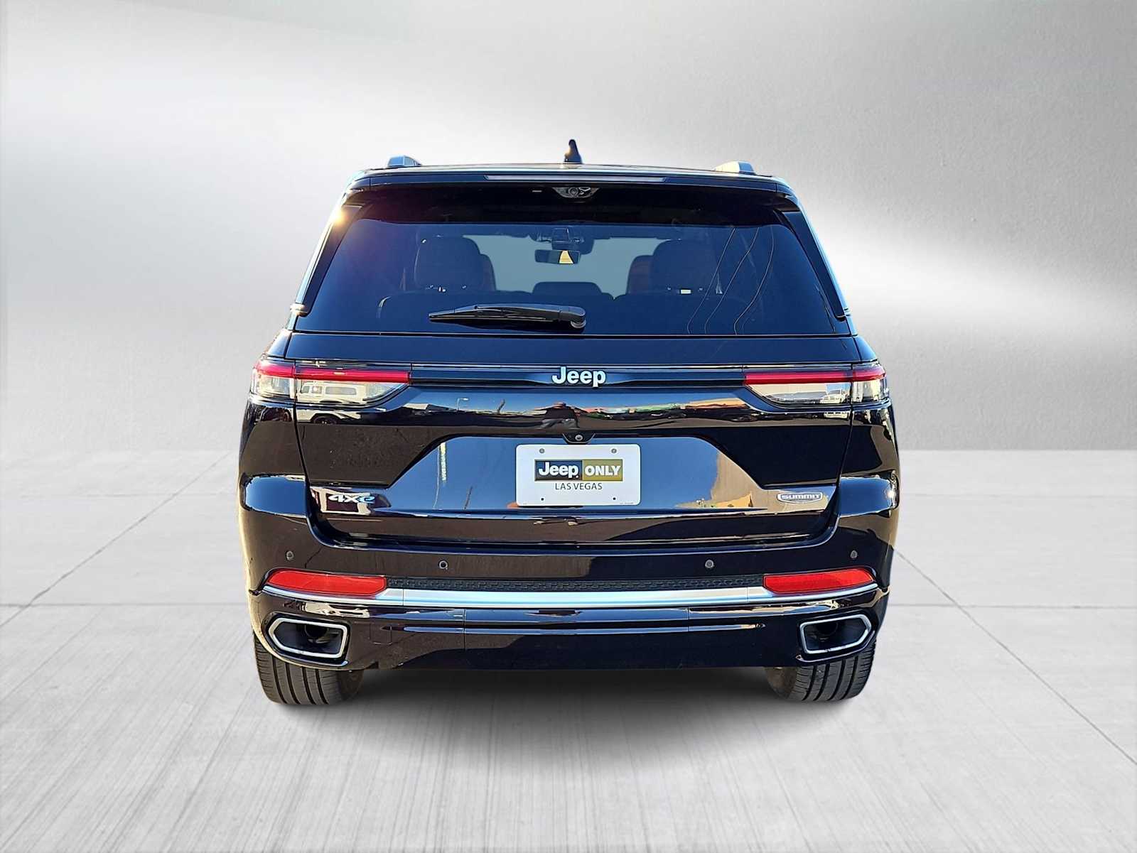 Thumbnail: 2022 Jeep Grand Cherokee - 7