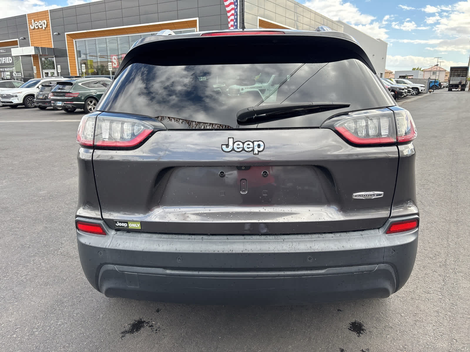 Thumbnail: 2020 Jeep Cherokee - 6