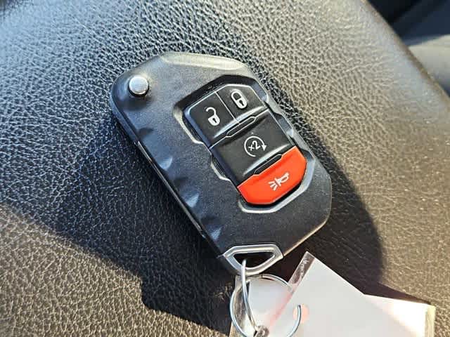 Thumbnail: 2022 Jeep Gladiator - 32