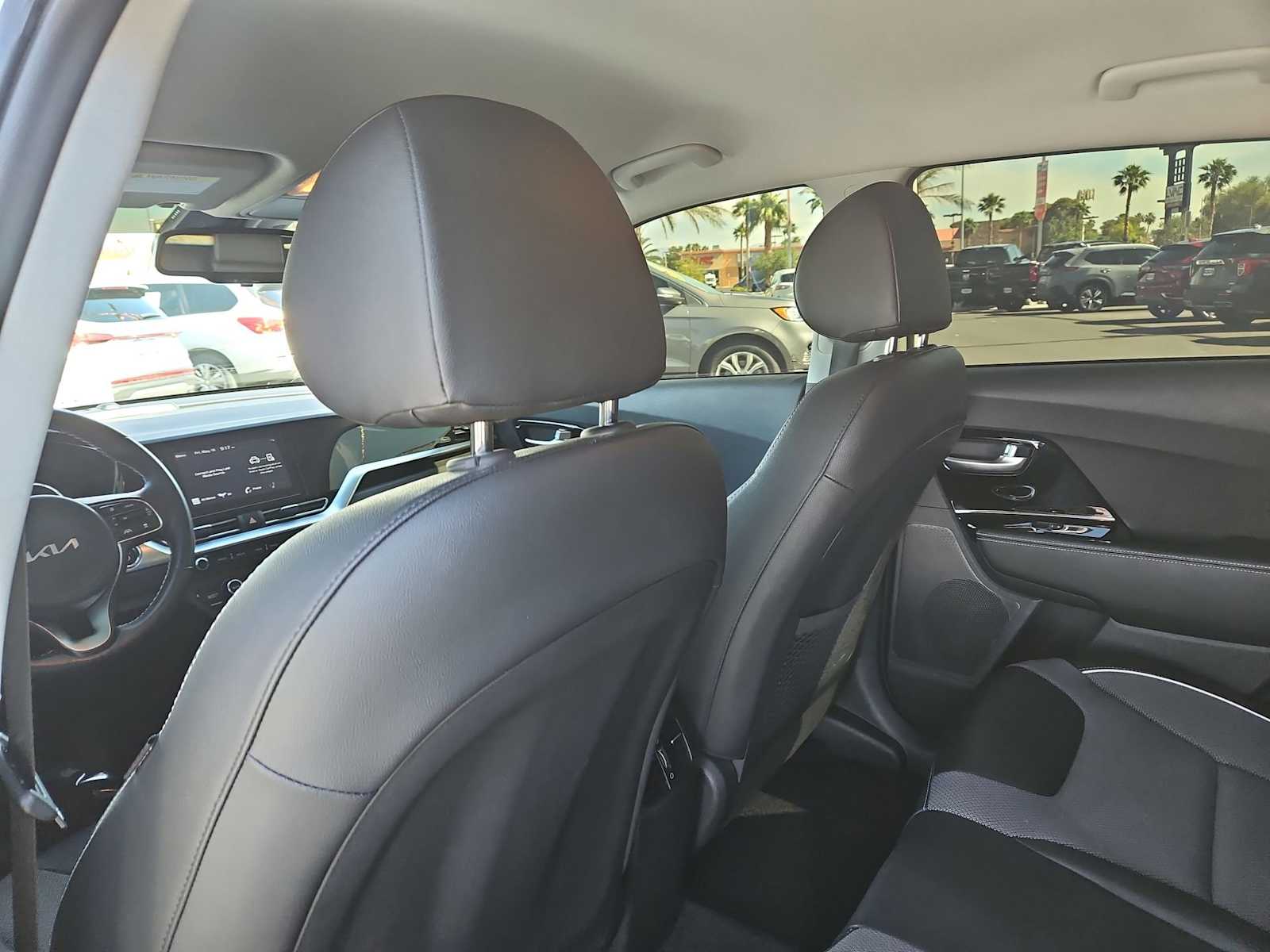 2022 Kia Niro S 17