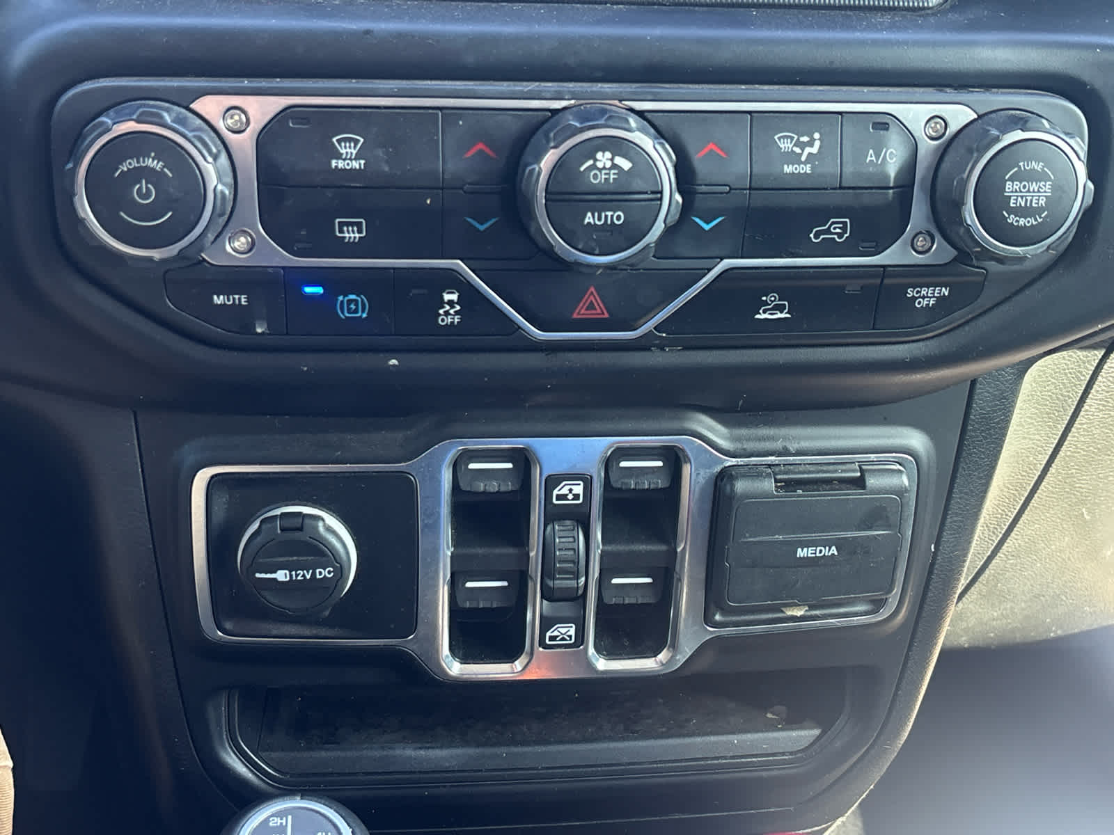 Thumbnail: 2023 Jeep Wrangler - 13