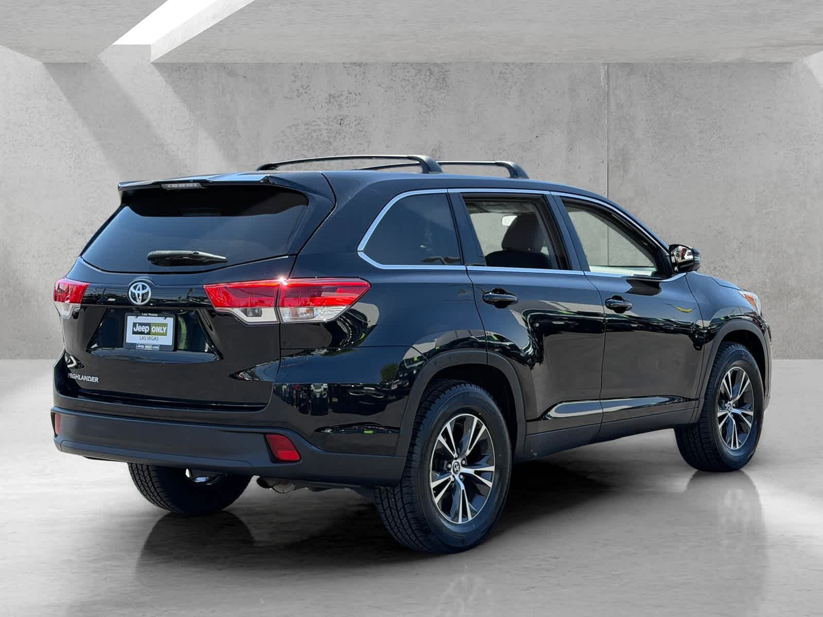 Thumbnail: 2019 Toyota Highlander - 5