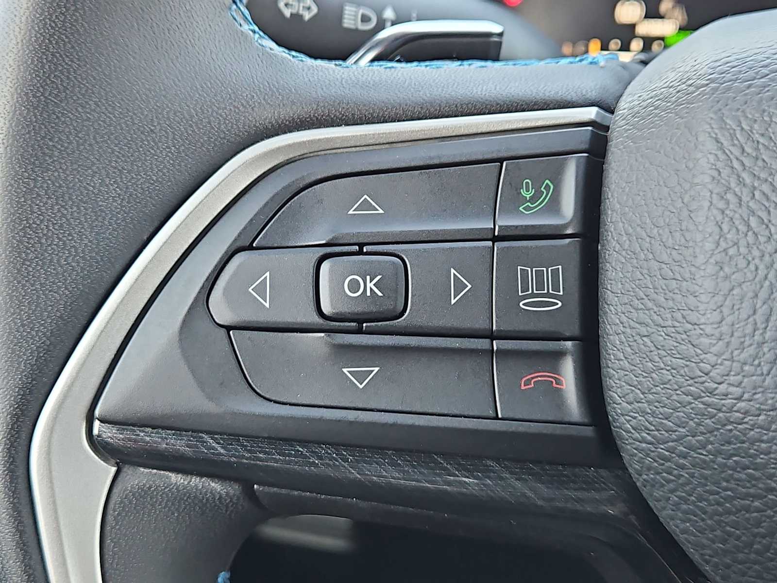 Thumbnail: 2022 Jeep Grand Cherokee - 24