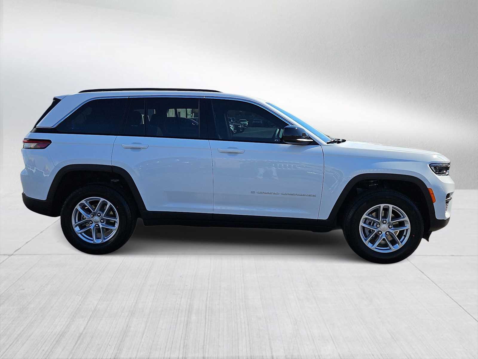 Thumbnail: 2026 Jeep Grand Cherokee - 9