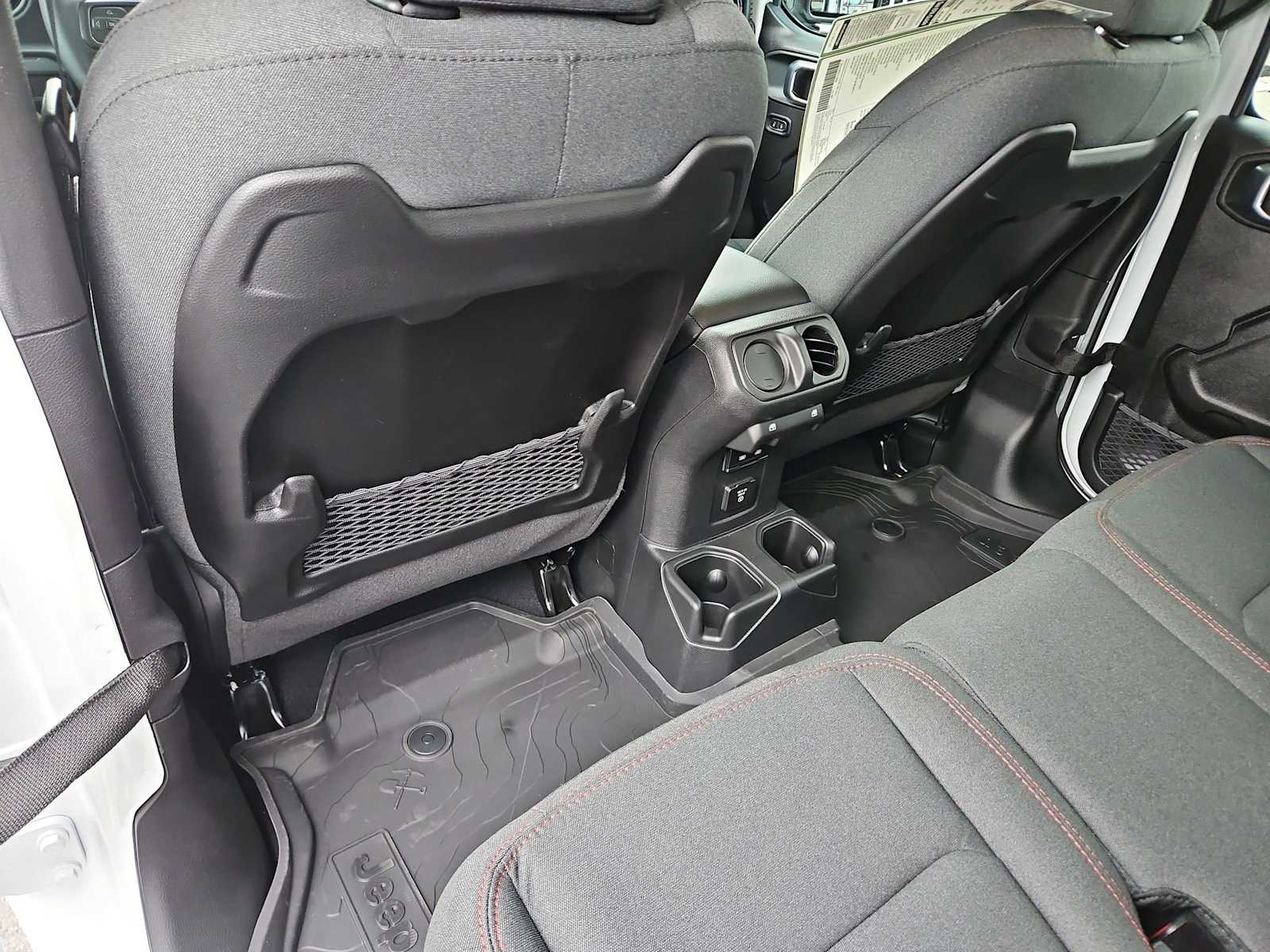 Thumbnail: 2026 Jeep Gladiator - 17